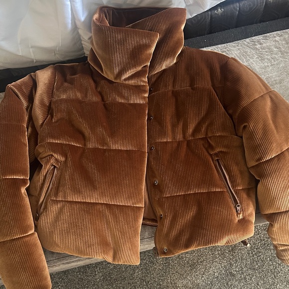 ALO Yoga Tan Corduroy Puffer Jacket - Picture 1 of 3
